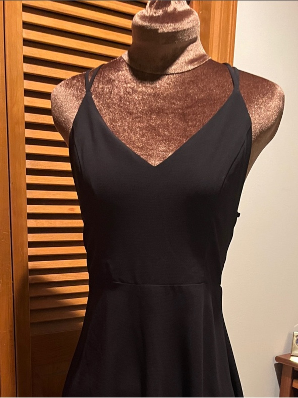 ASTR Classic Black V-Neck Adjustable Spaghetti Strap Dress XSMALL